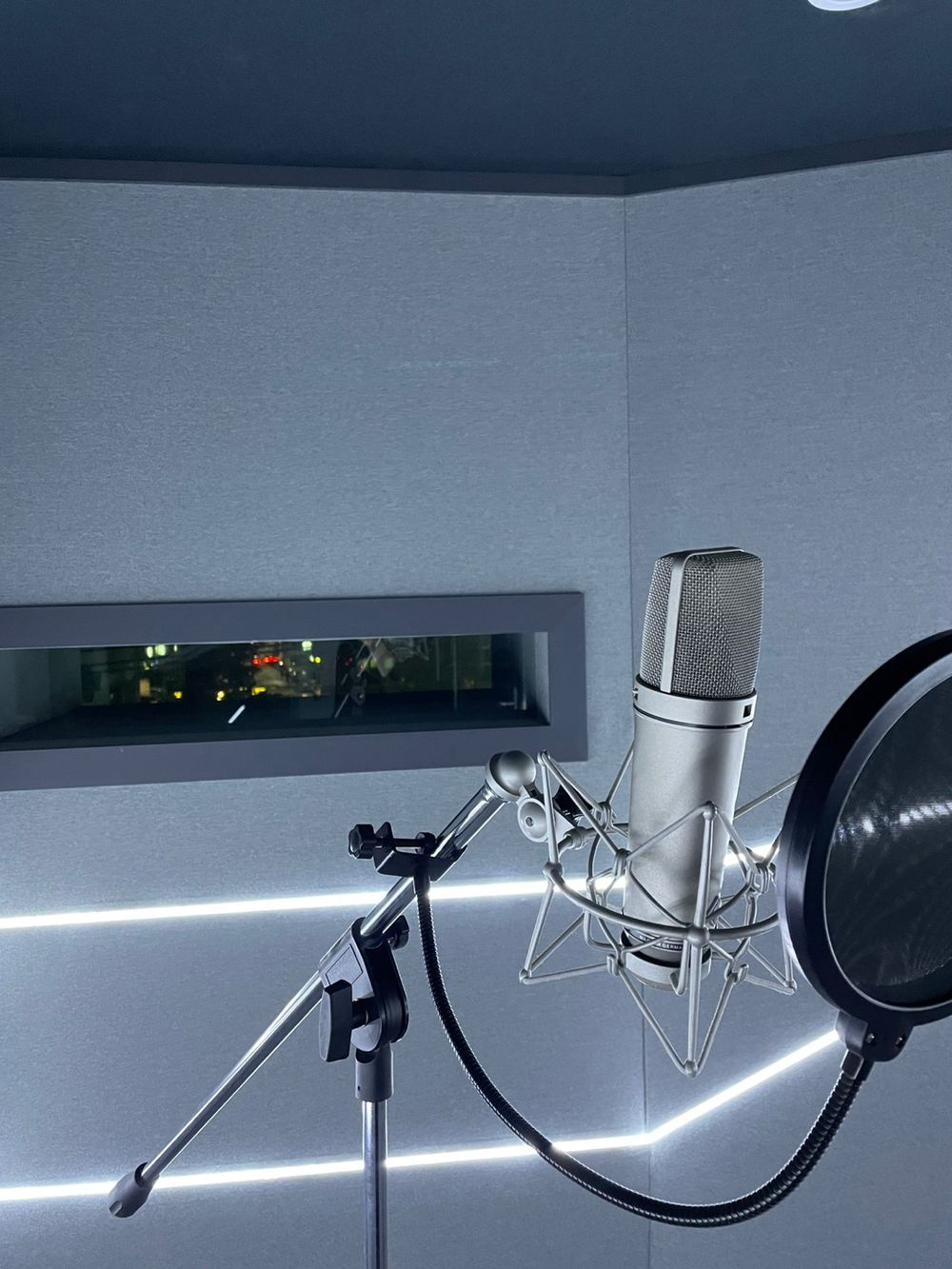 Studio monitoring and mixing console